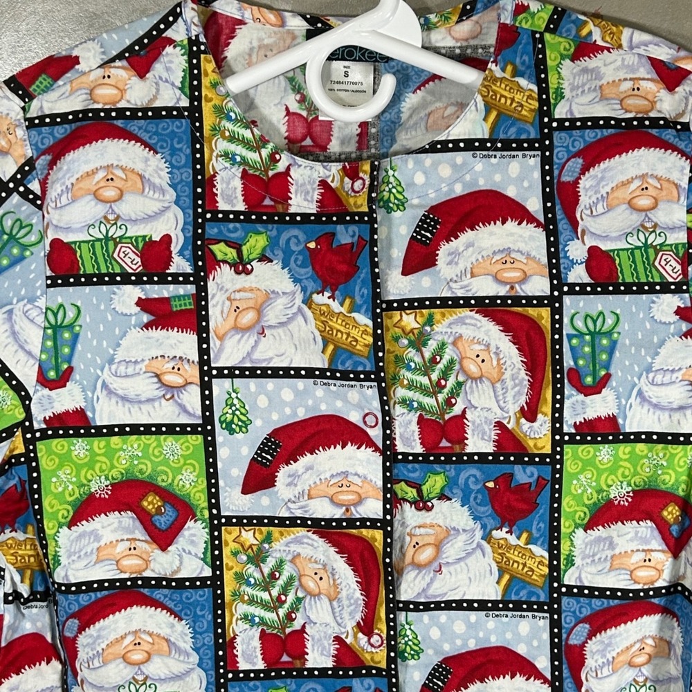 Cherokee Christmas Santa Print Long Sleeve Scrub Top Small Debra Jordan Bryan